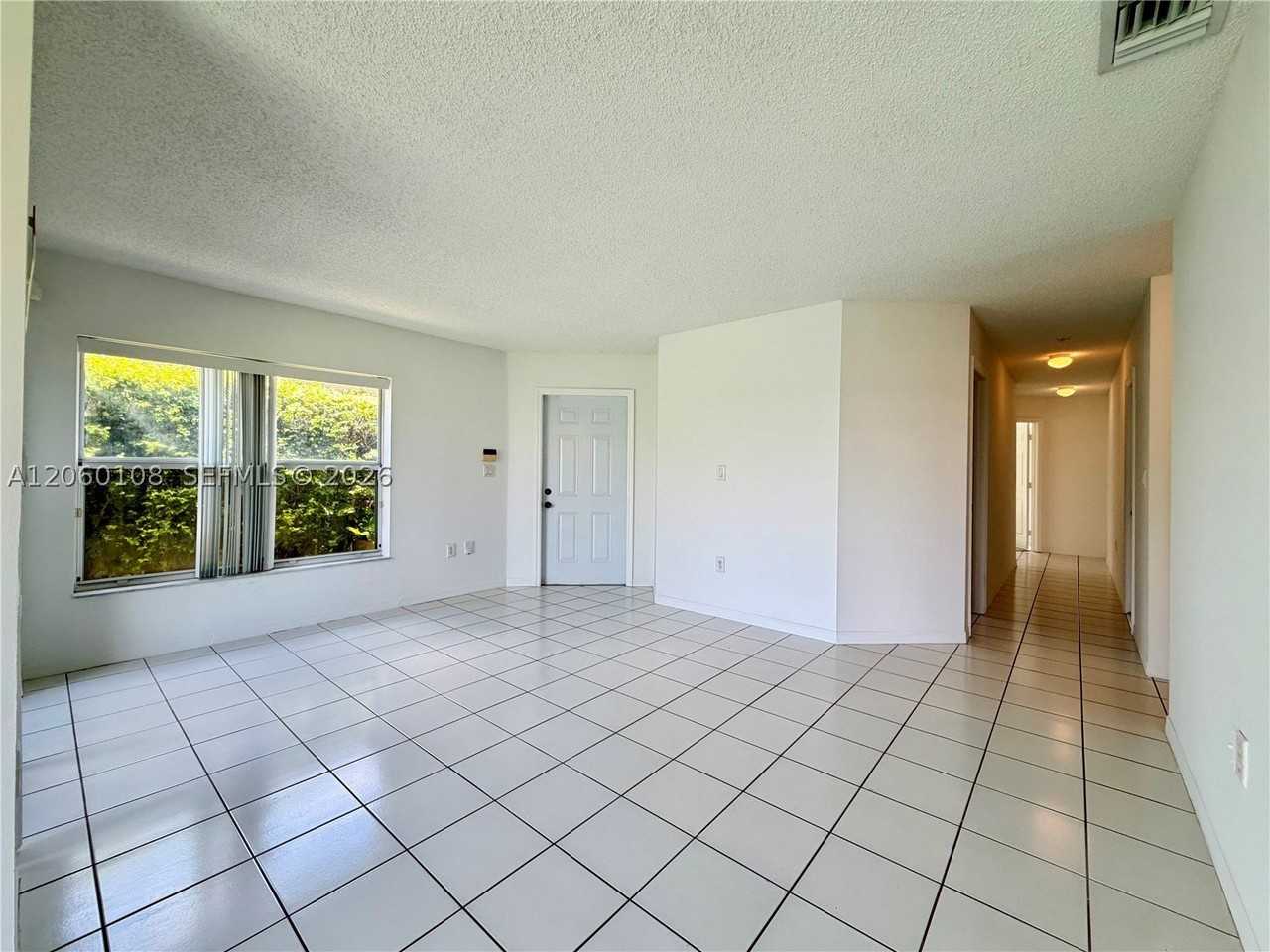 7557 Sw 164th Ct - Photo 4 of 19