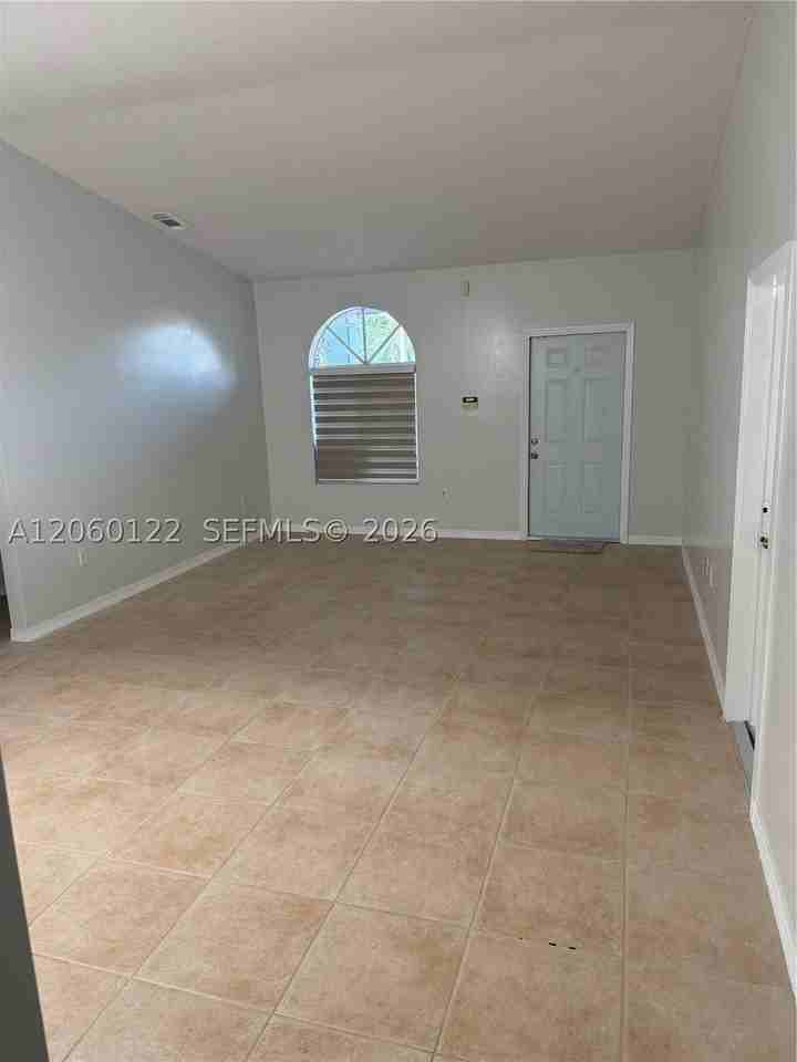 9128 Sw 162nd Pl - Photo 5 of 24