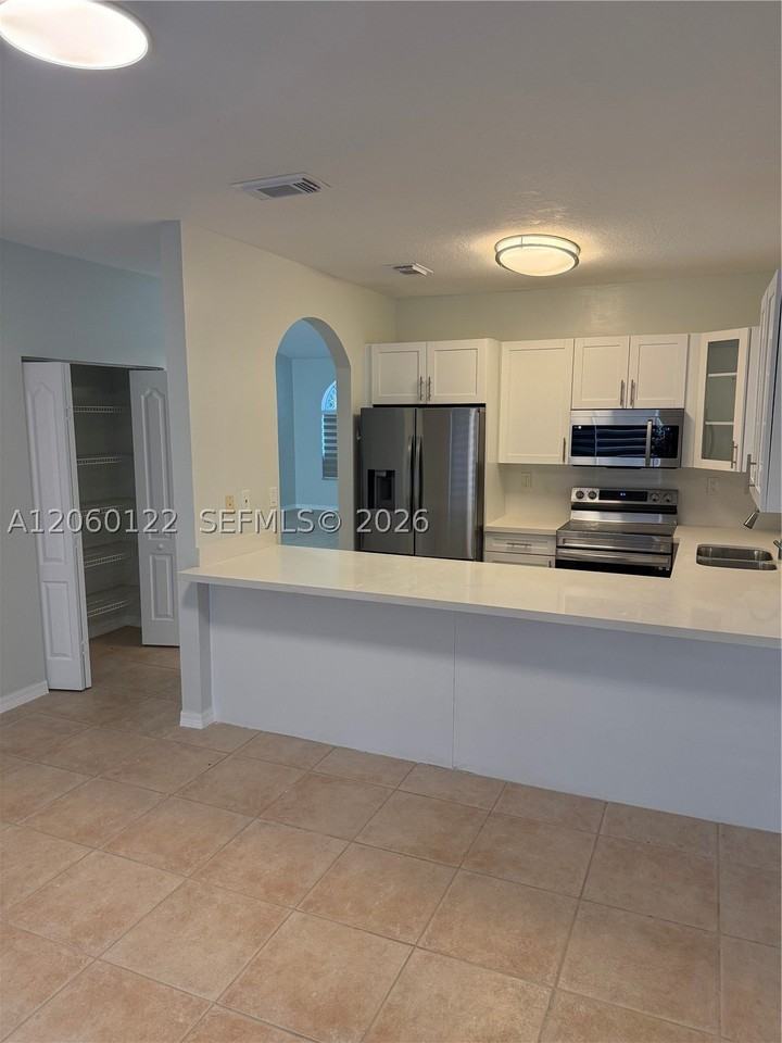 9128 Sw 162nd Pl - Photo 7 of 24