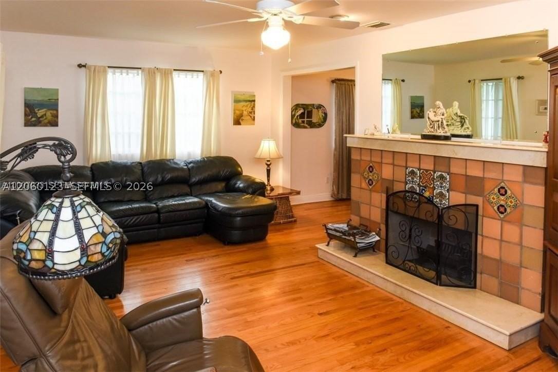 1735 Jefferson St #1735 - Photo 2 of 11