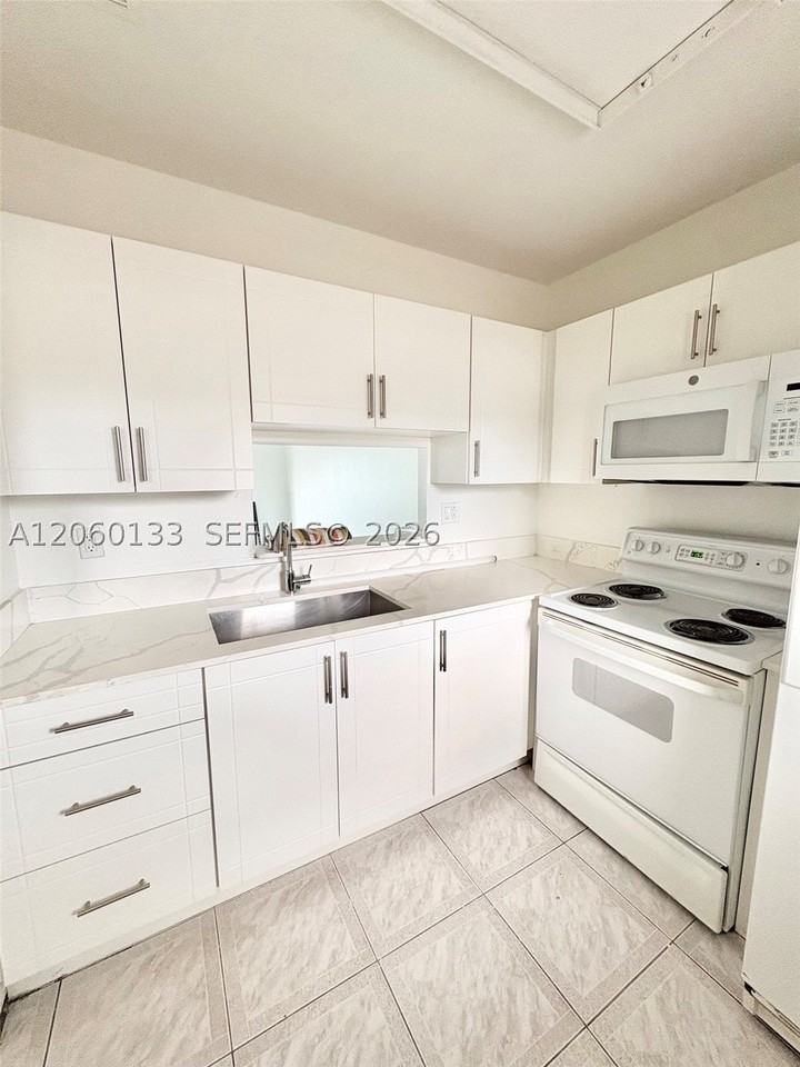5011 W Oakland Park Blvd #310 - Photo 5 of 32