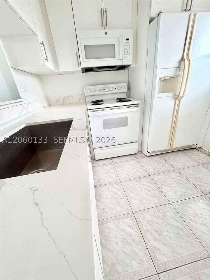 5011 W Oakland Park Blvd #310 - Photo 6 of 32