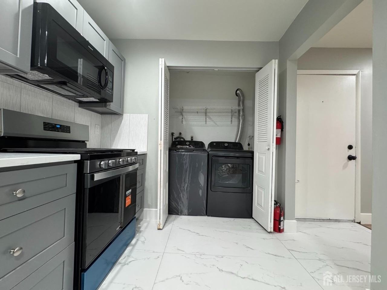 1032 Cricket Lane - Photo 5 of 15