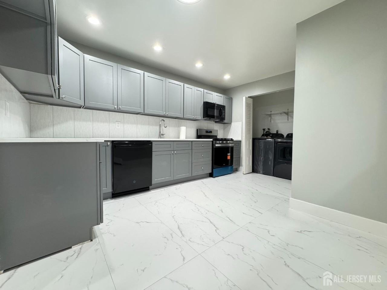 1032 Cricket Lane - Photo 7 of 15