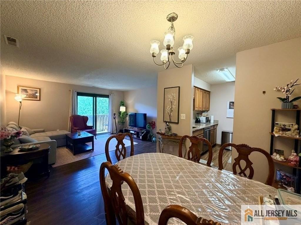 5215 Ravens Crest Dr - Photo 3 of 18