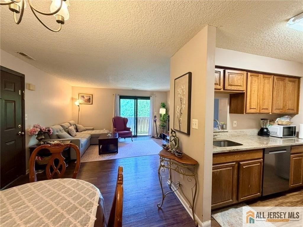 5215 Ravens Crest Dr - Photo 4 of 18