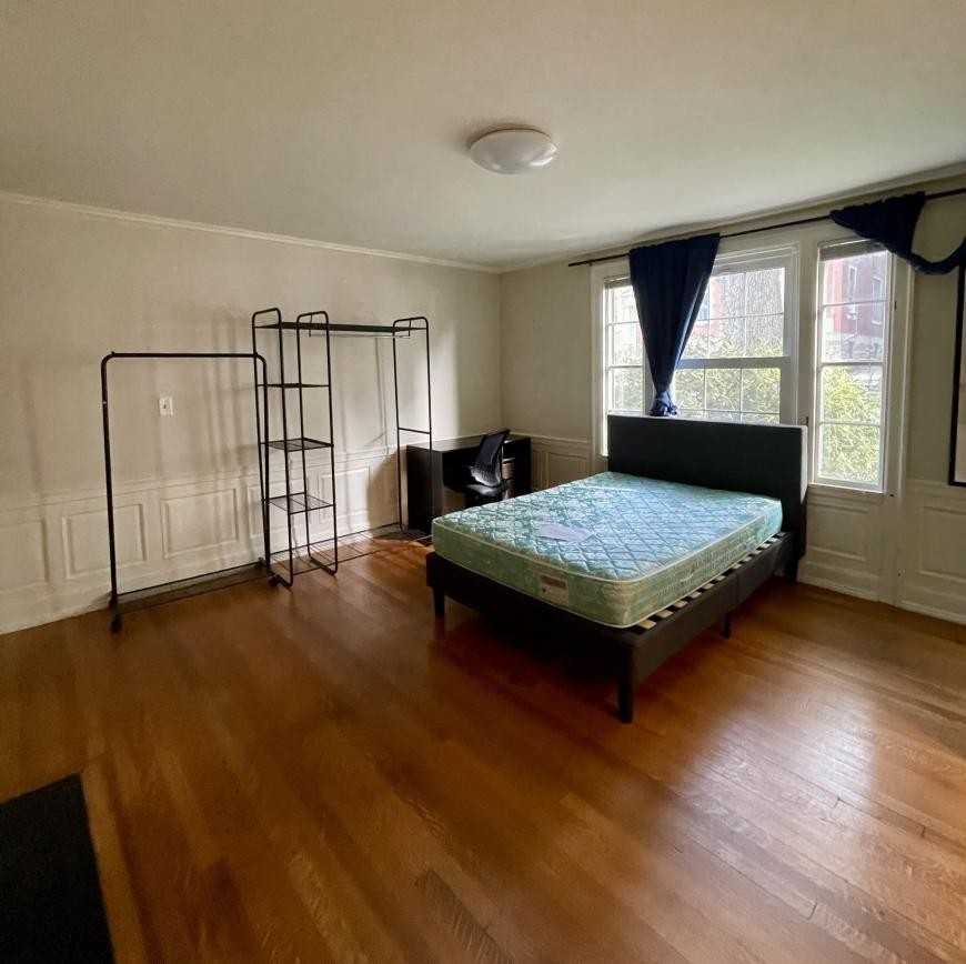 1860 Commonwealth Ave - Photo 4 of 10