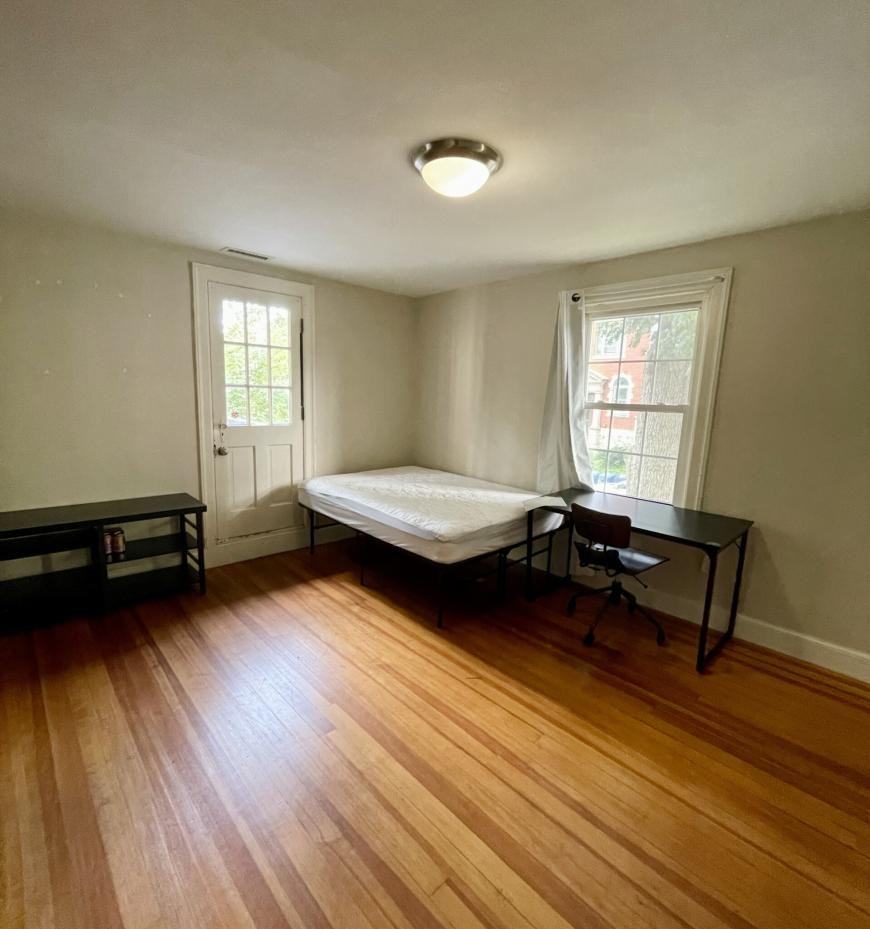 1860 Commonwealth Ave - Photo 6 of 10