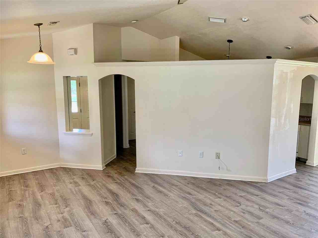 8310 Delk Ave - Photo 4 of 29