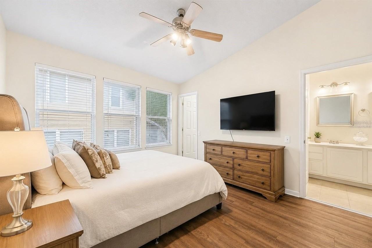 2561 Galliano Cir - Photo 4 of 28