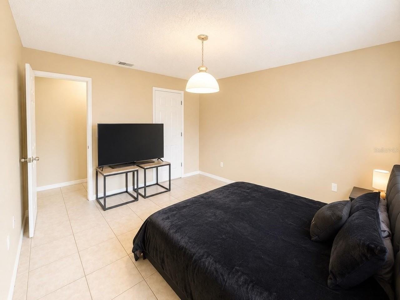 1218 Bermuda Lakes Ln #201 - Photo 5 of 9