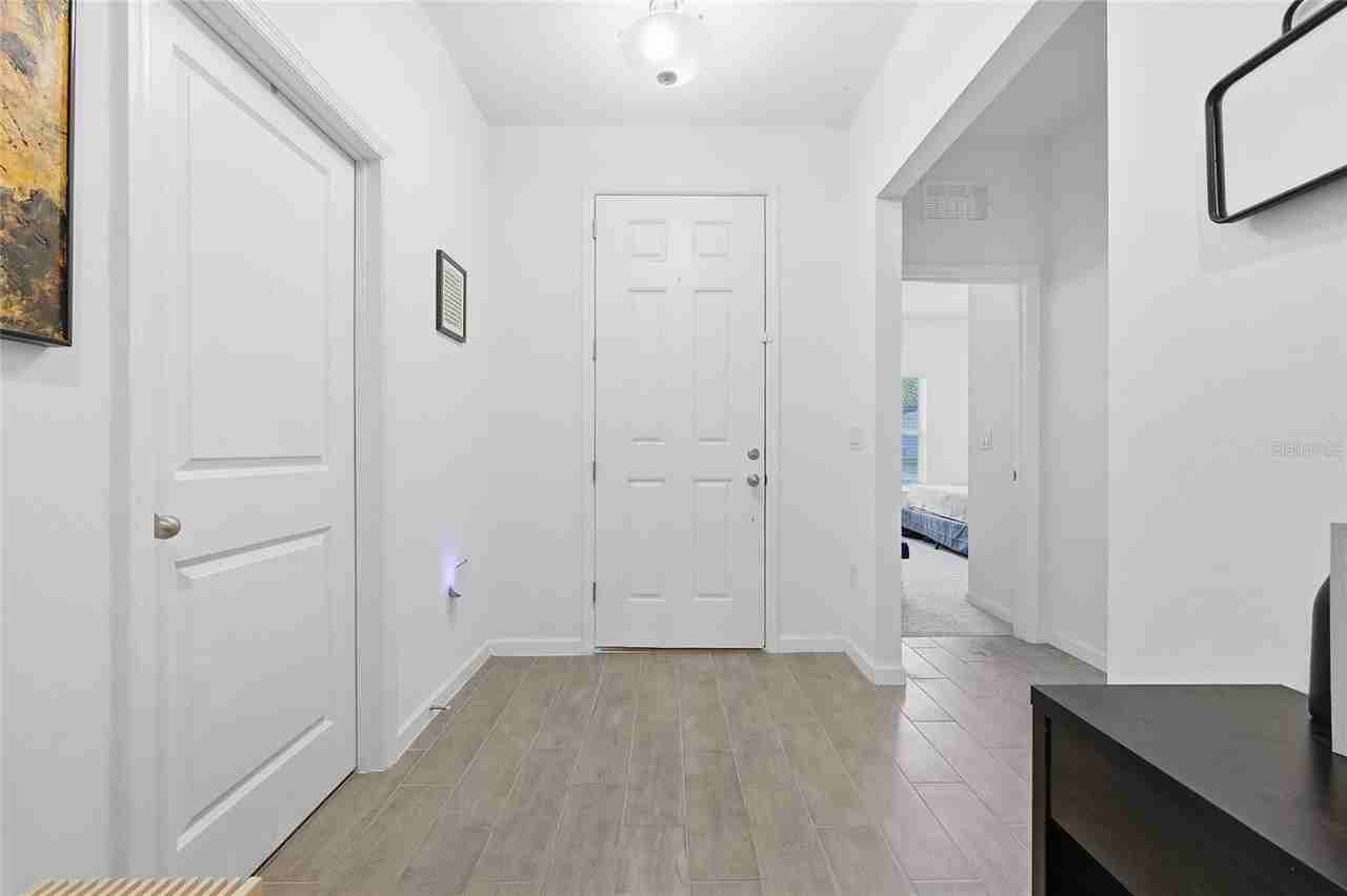 9068 Cape Cod Rd - Photo 4 of 28