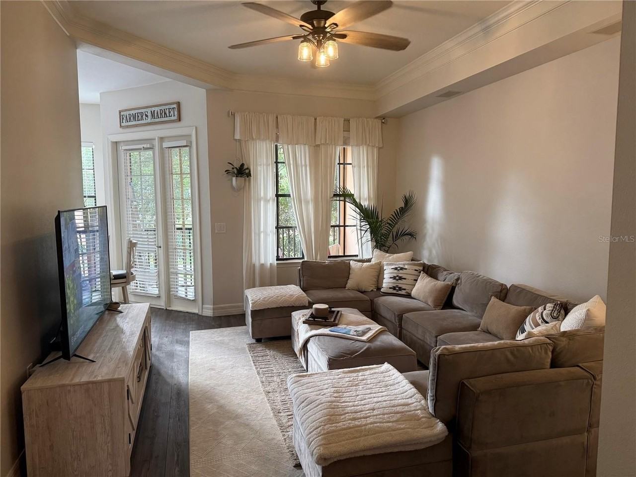 513 Mirasol Cir #203 - Photo 3 of 19