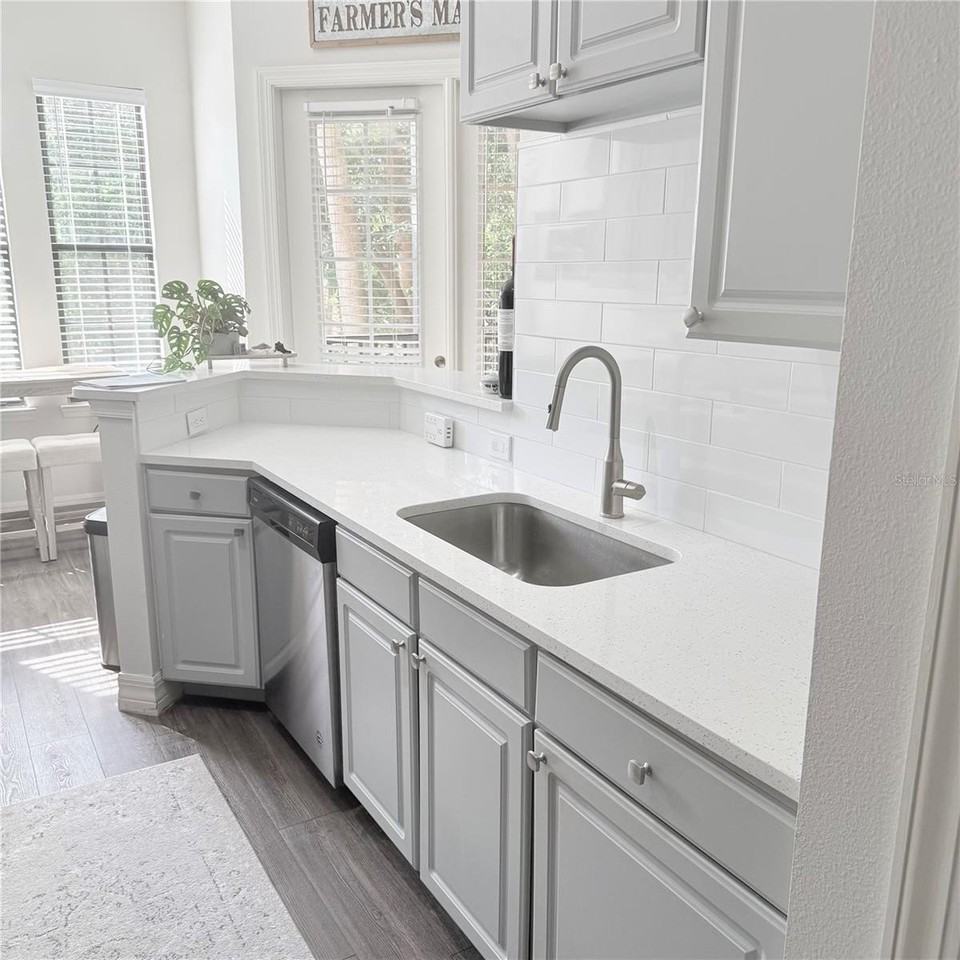 513 Mirasol Cir #203 - Photo 6 of 19