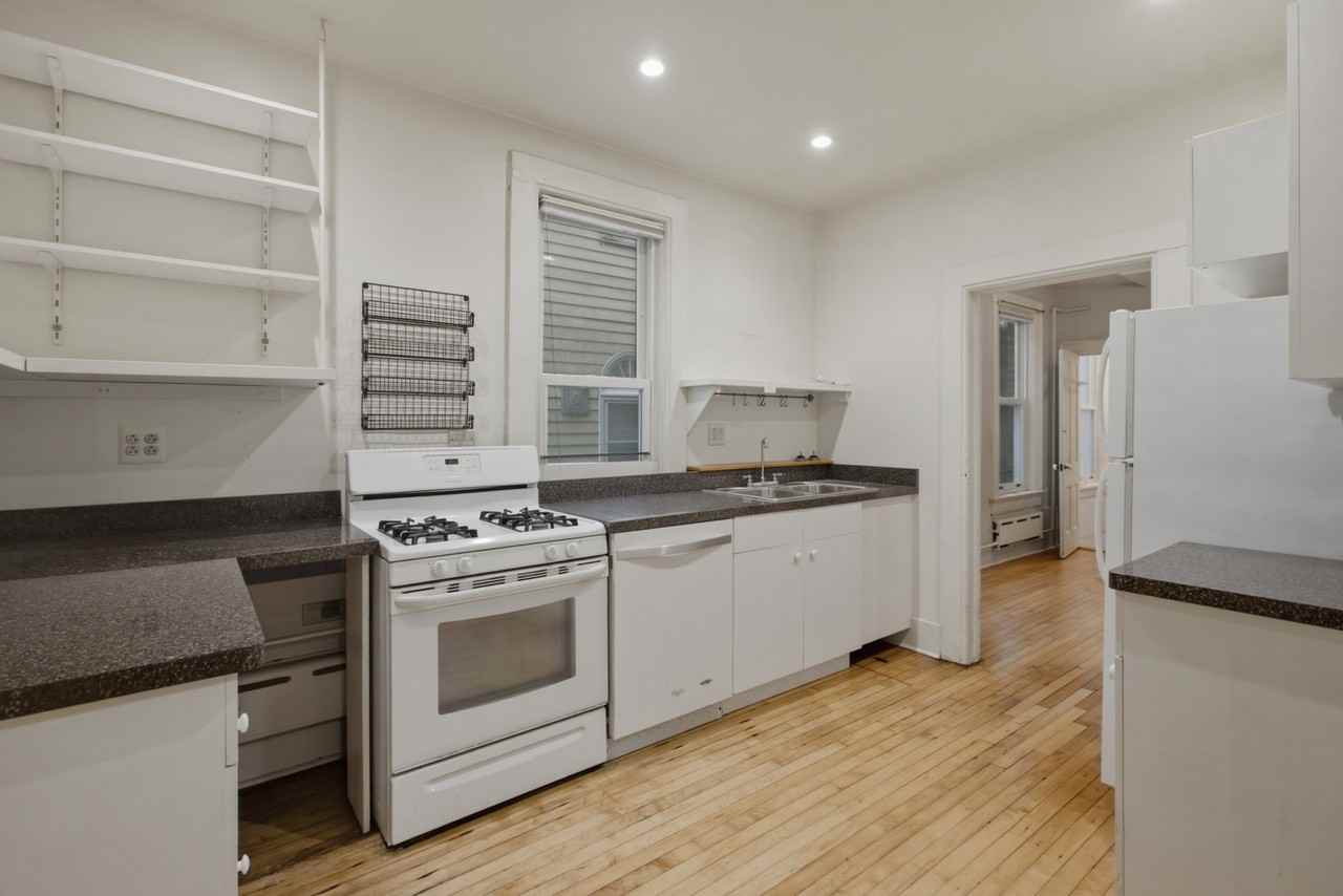 1843 N Bissell St #G - Photo 2 of 8