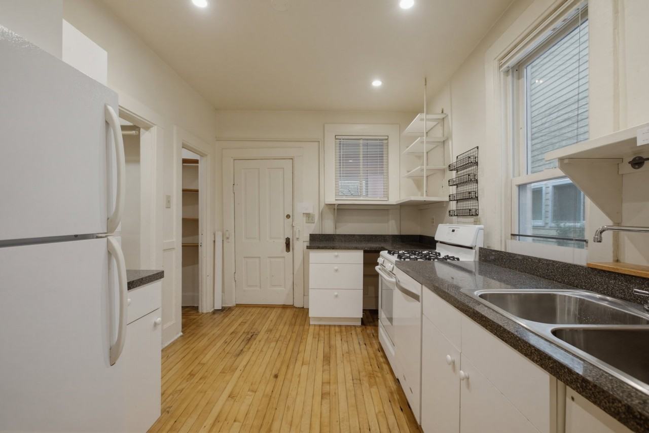 1843 N Bissell St #G - Photo 3 of 8