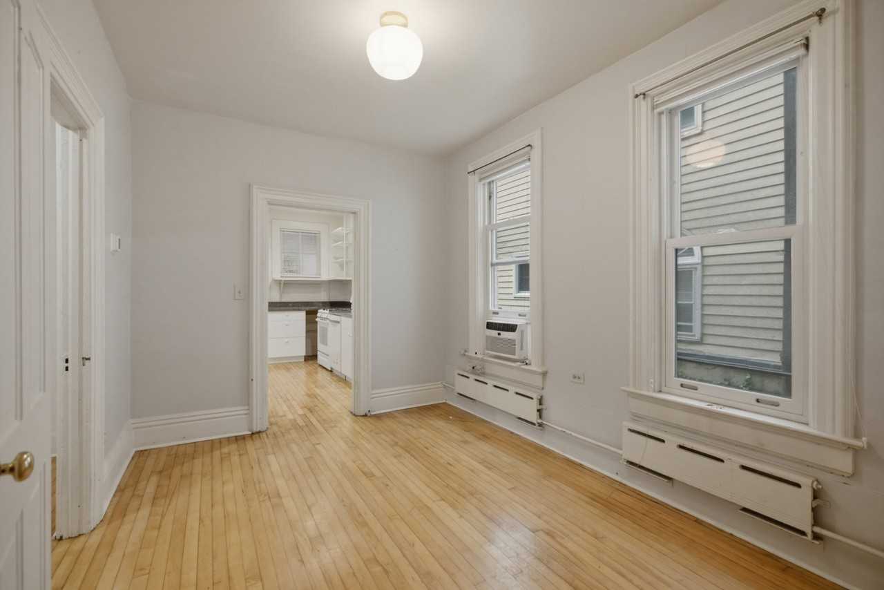 1843 N Bissell St #G - Photo 5 of 8