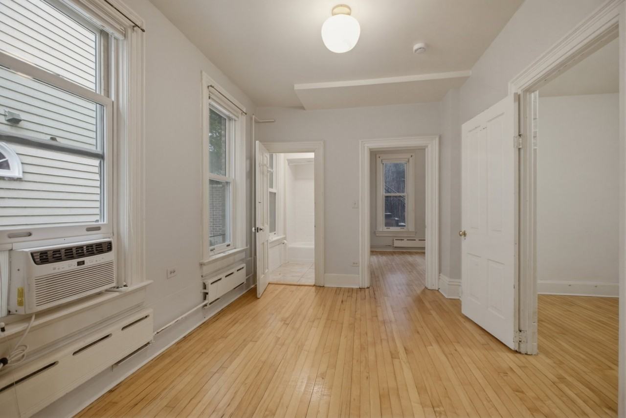 1843 N Bissell St #G - Photo 6 of 8
