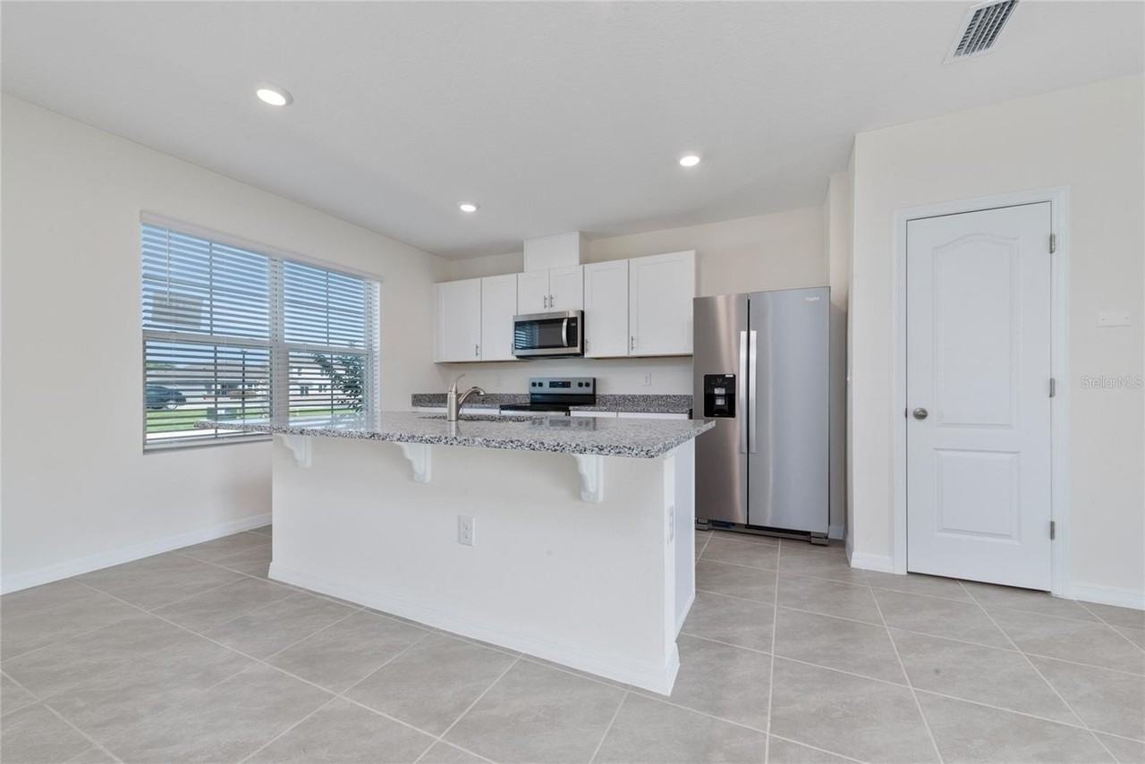 1627 Bitteroot St - Photo 3 of 35
