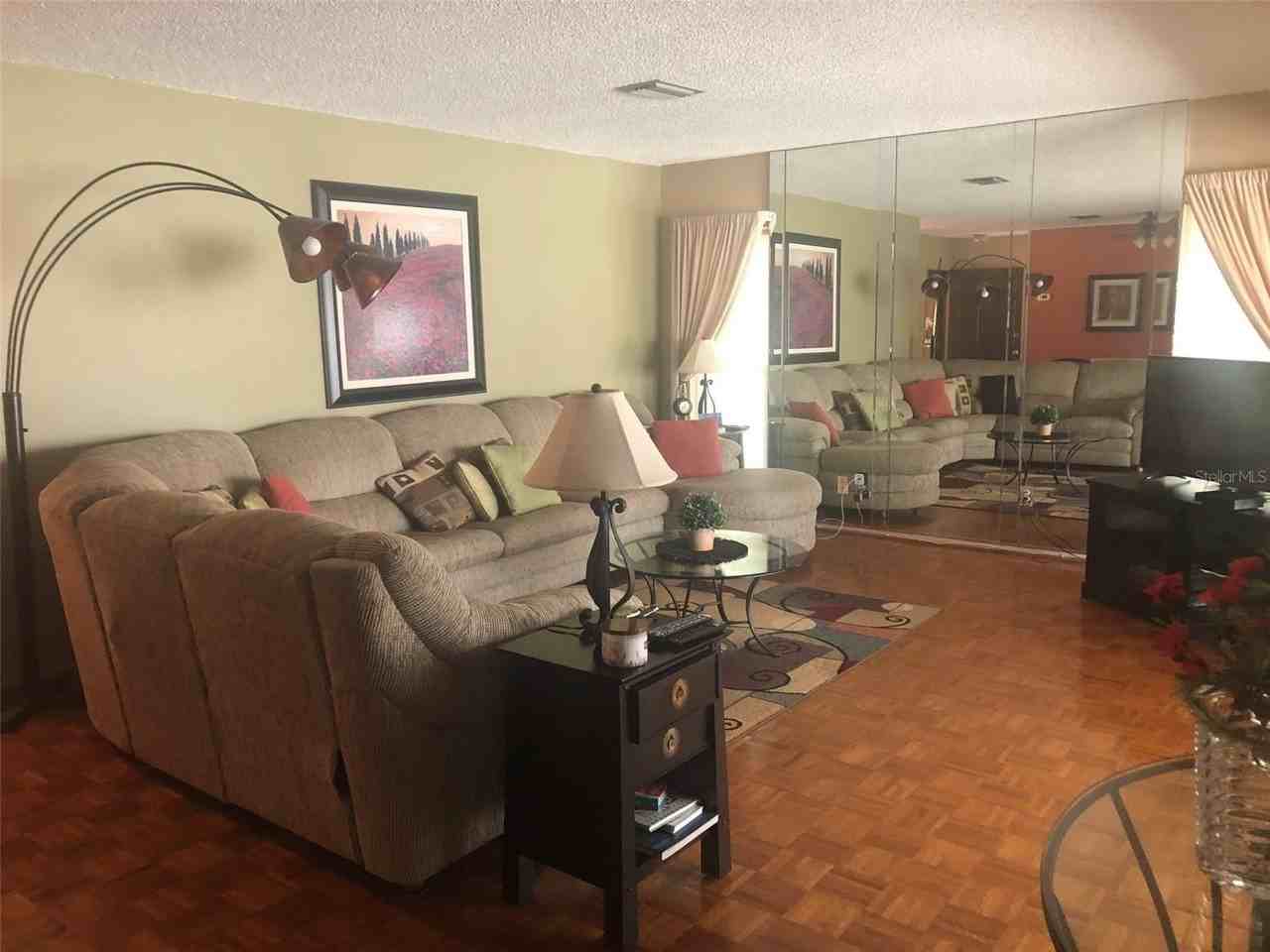 221 Cedarwood Cir #221 - Photo 6 of 20