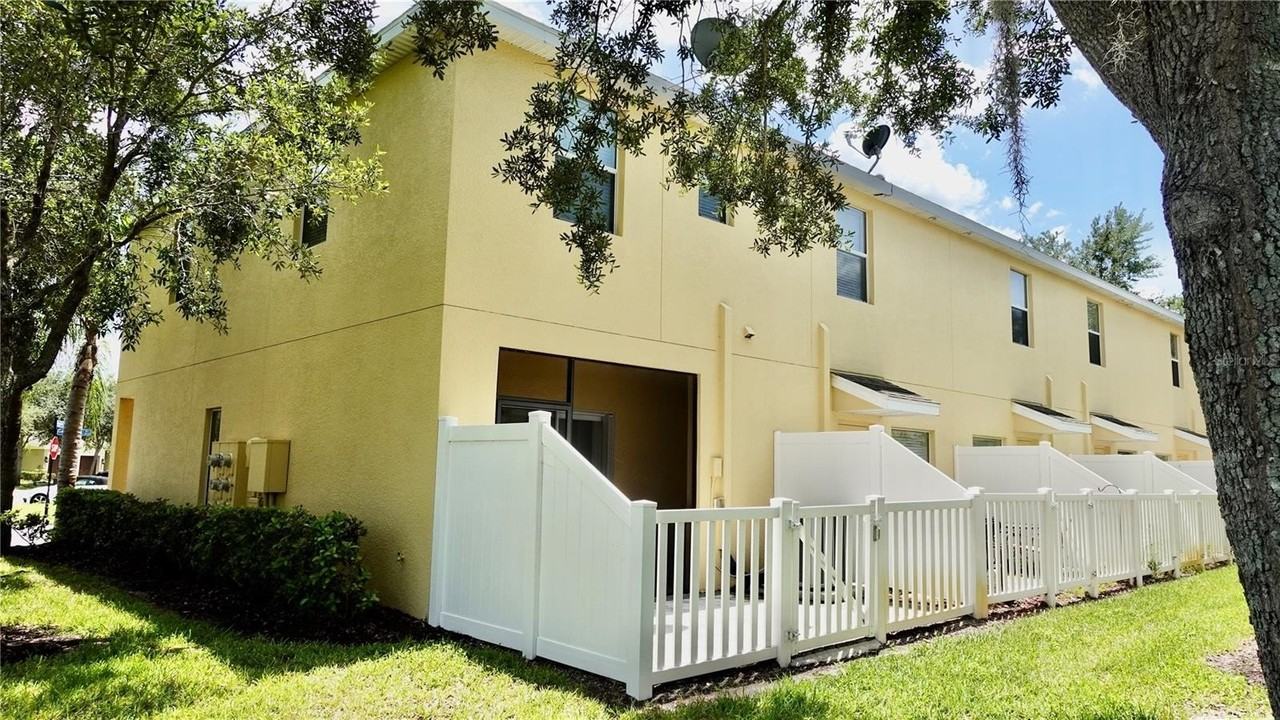 8548 Gablebend Way - Photo 6 of 50