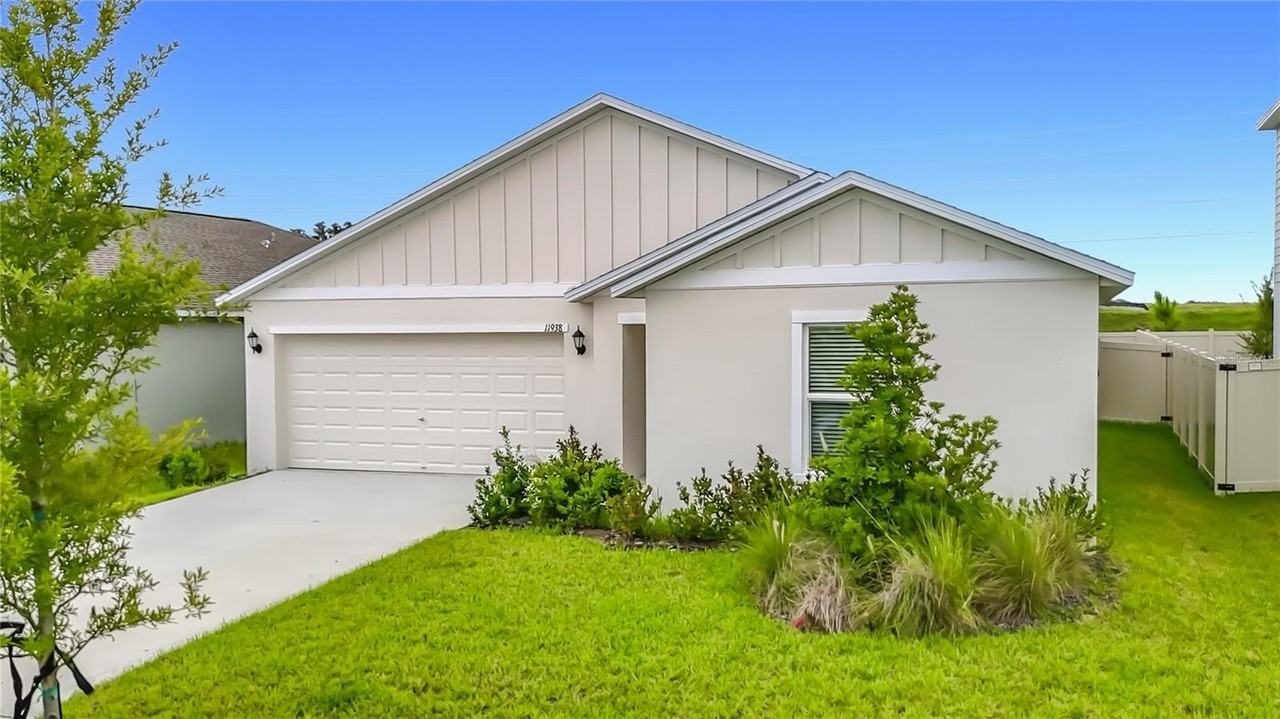 11938 Brae Way - Photo 2 of 50