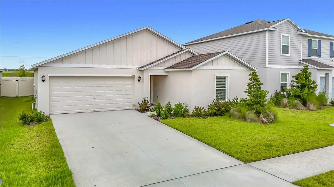 11938 Brae Way - Photo 3 of 50