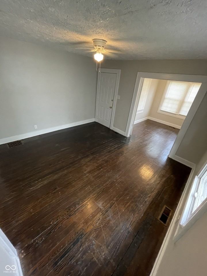 47 N Ewing St - Photo 4 of 16