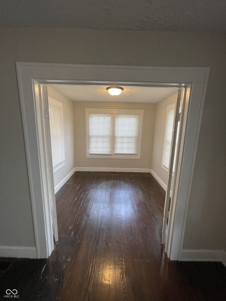 47 N Ewing St - Photo 5 of 16