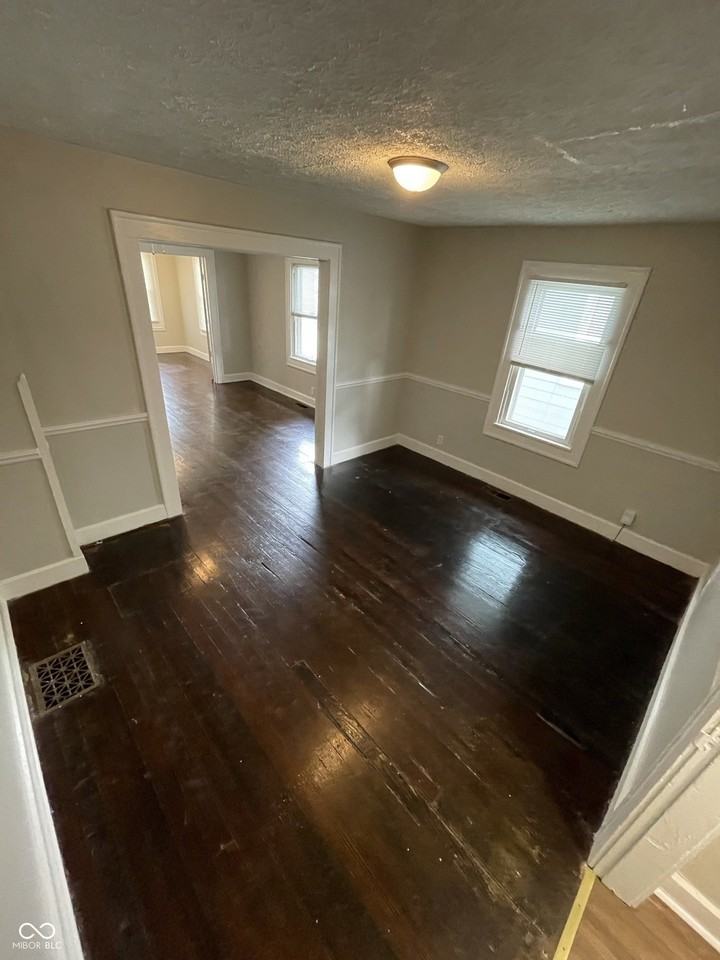 47 N Ewing St - Photo 7 of 16