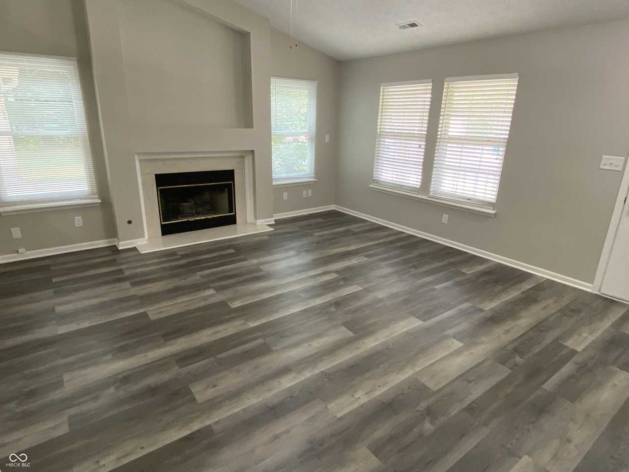 8457 Traders Ct - Photo 3 of 16