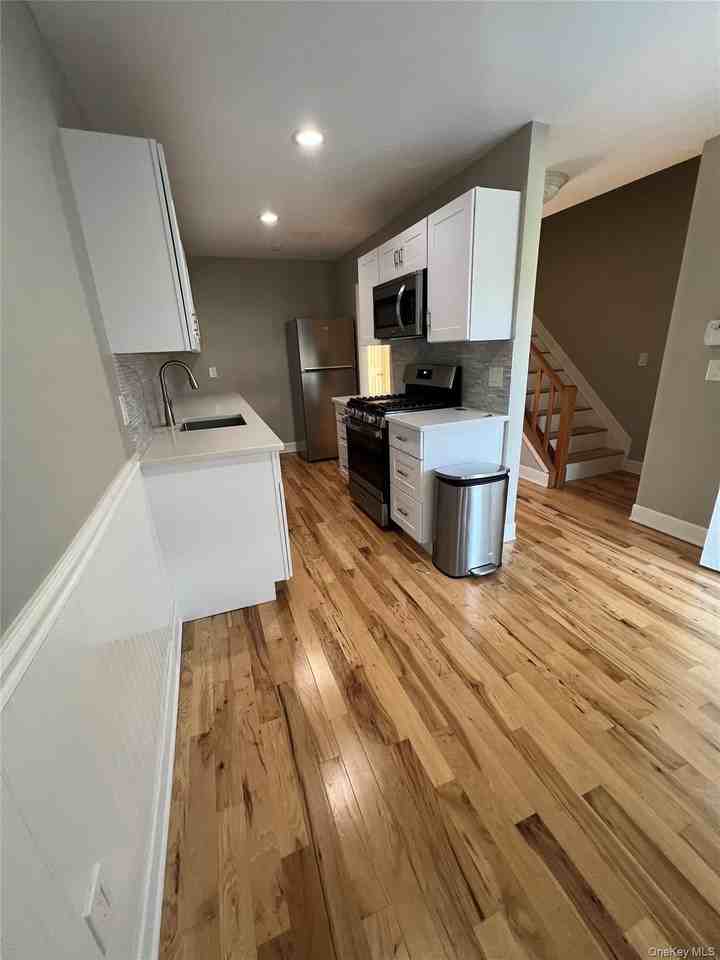 253 Windward Dr - Photo 2 of 18