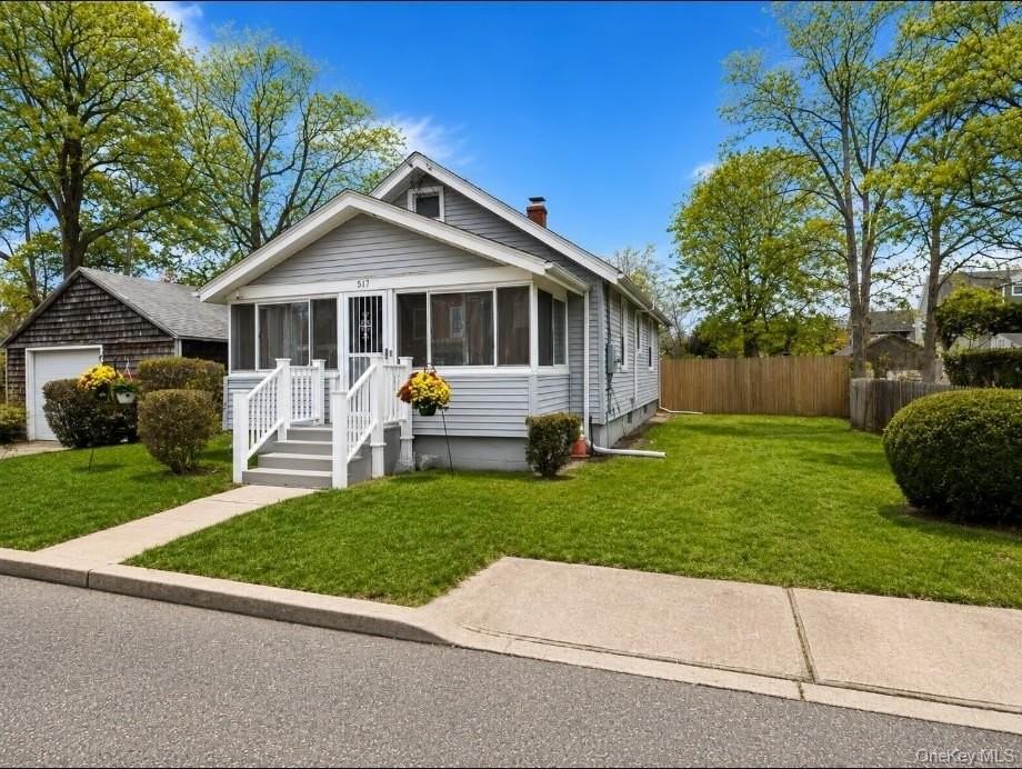 517 Flint St - Photo 2 of 16