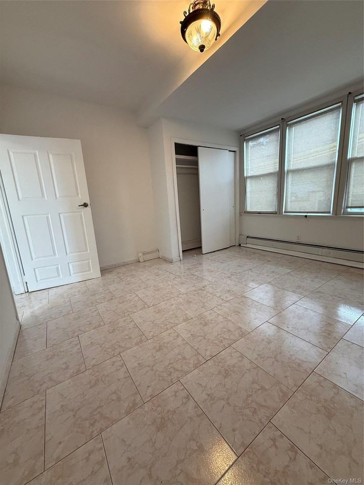6020 60th St - Photo 3 of 20