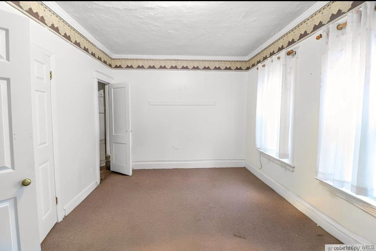 1643 Lurting Ave - Photo 3 of 5