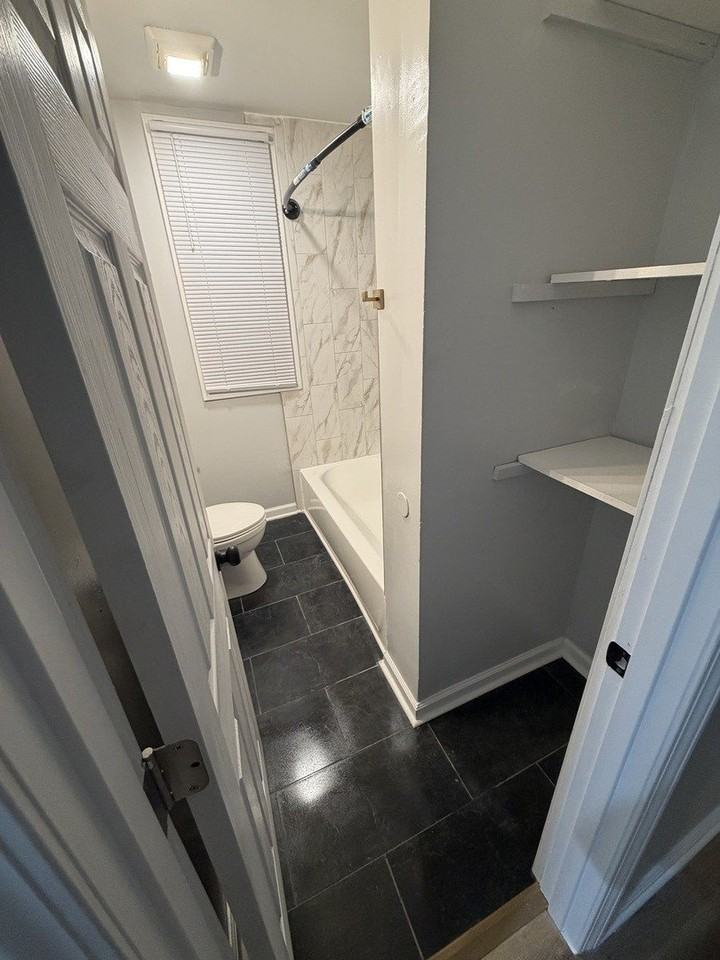 8835 S Commercial Ave #1 - Photo 6 of 8