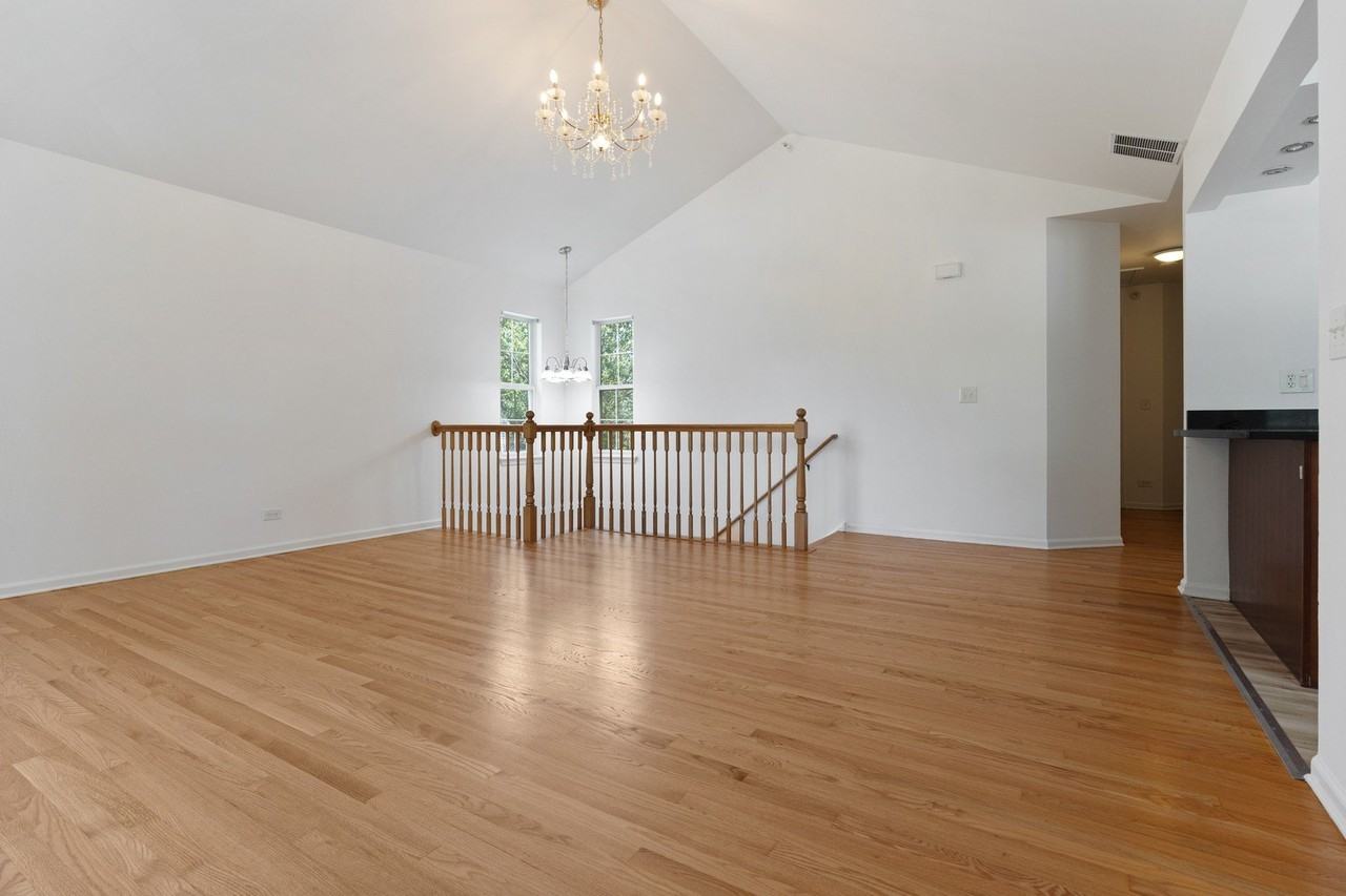 1113 Orleans Dr - Photo 4 of 20