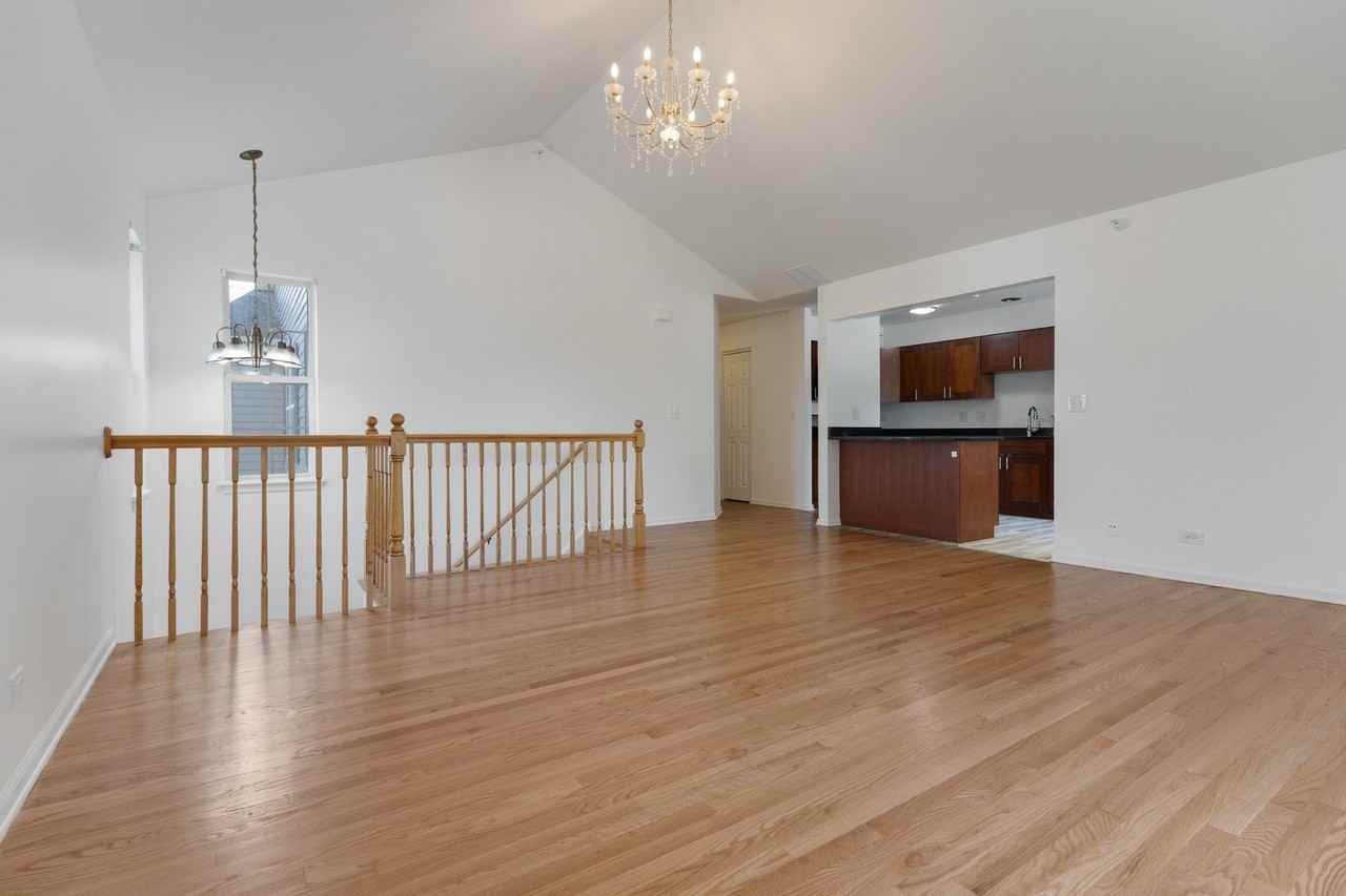 1113 Orleans Dr - Photo 5 of 20