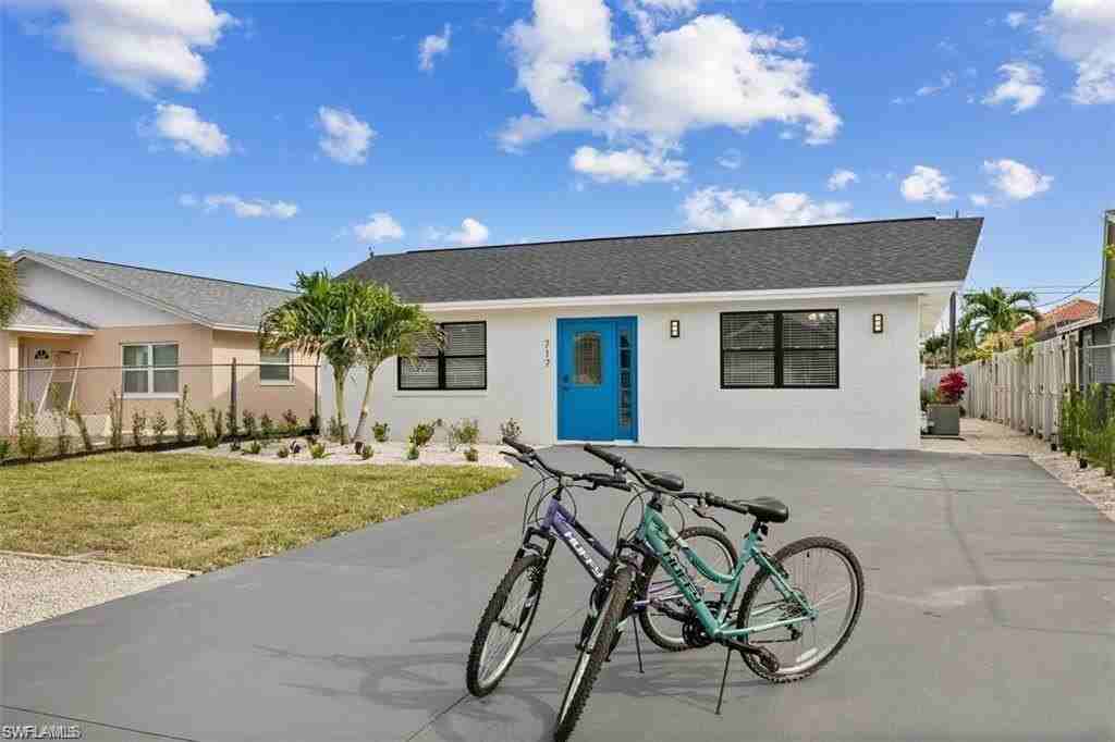 717 95th Ave N - Photo 5 of 18