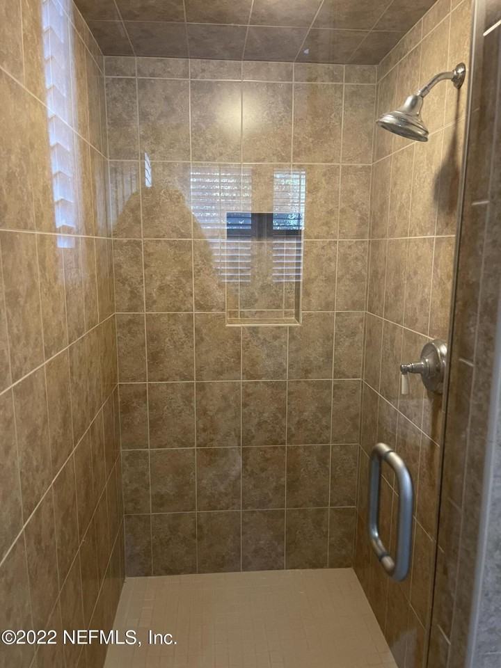 5009 River Bend Dr #C - Photo 4 of 28