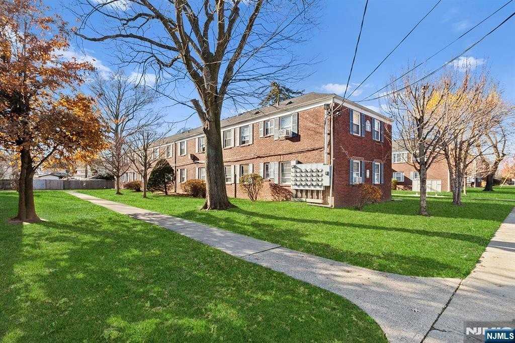 28 E Sheffield Ave #E7