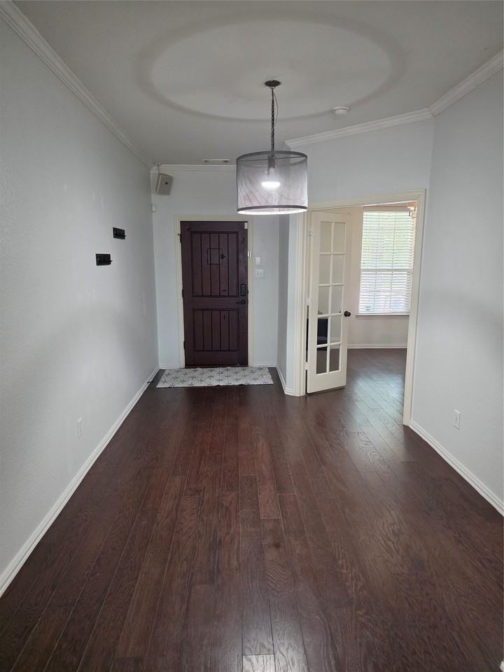 1320 Wheatear Dr - Photo 4 of 33