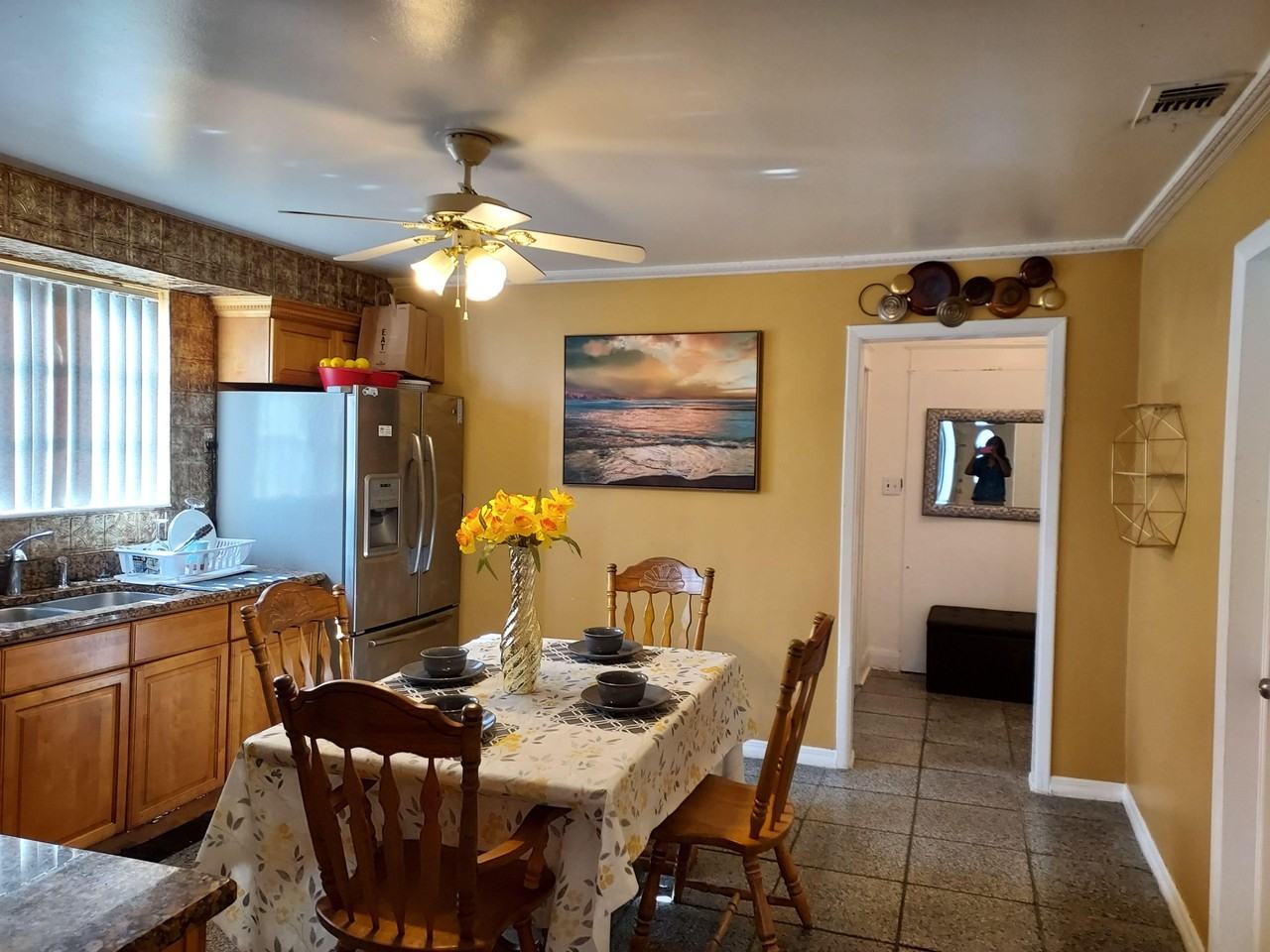 E 25th Ave - Photo 2 of 10