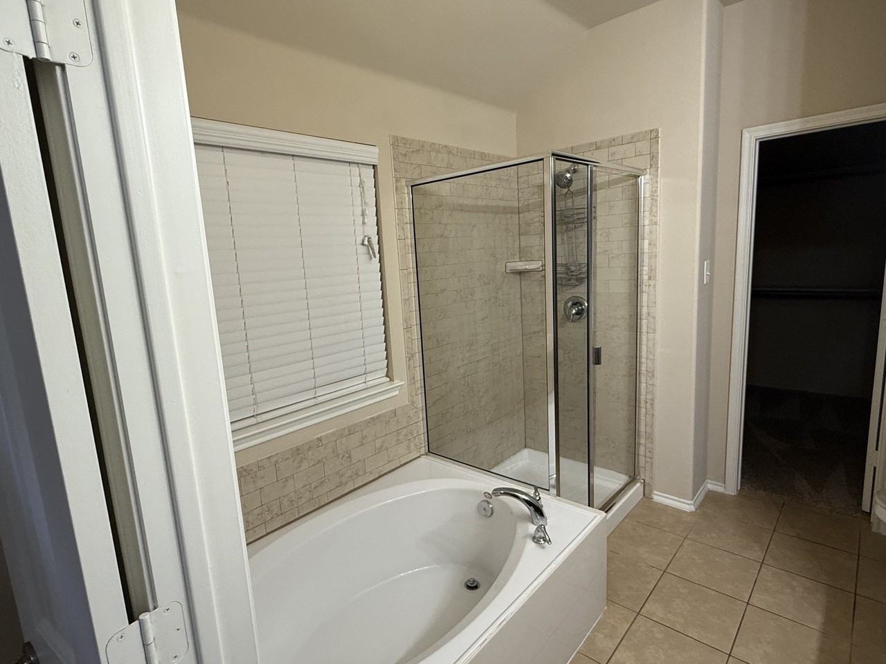 2208 Jonathan Creek Dr - Photo 5 of 7