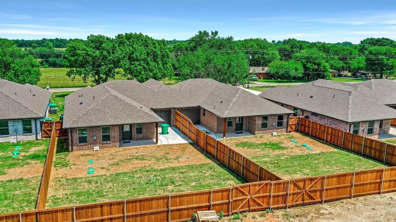 617 Friendship Rd - Photo 4 of 40