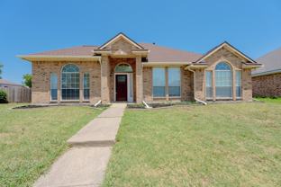 2201 Woodglen Dr - Photo 1 of 1