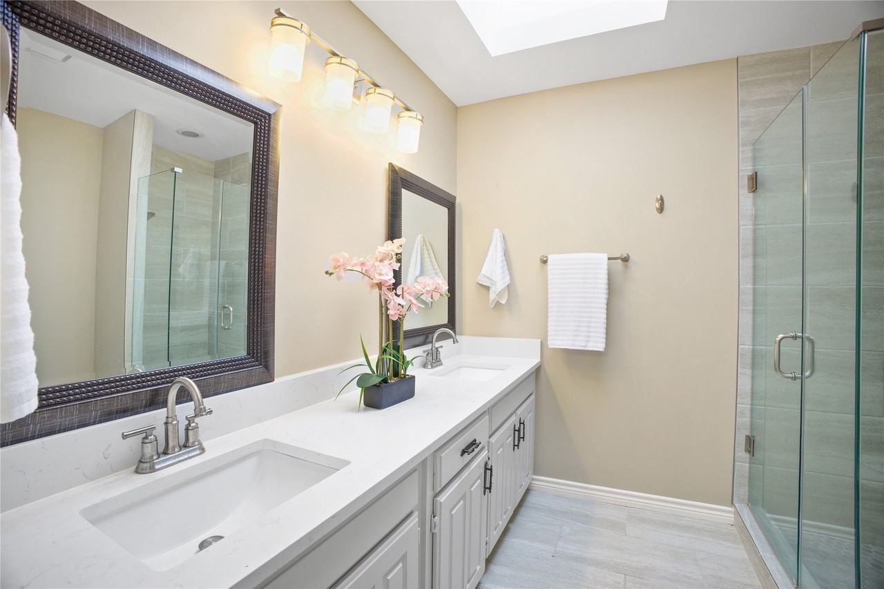 3228 Anchor Dr - Photo 6 of 25
