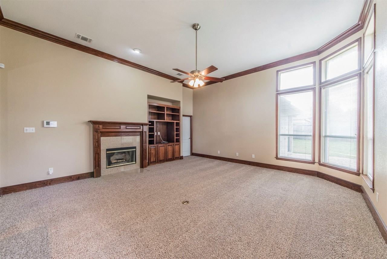 5212 Estrella Ln - Photo 5 of 16