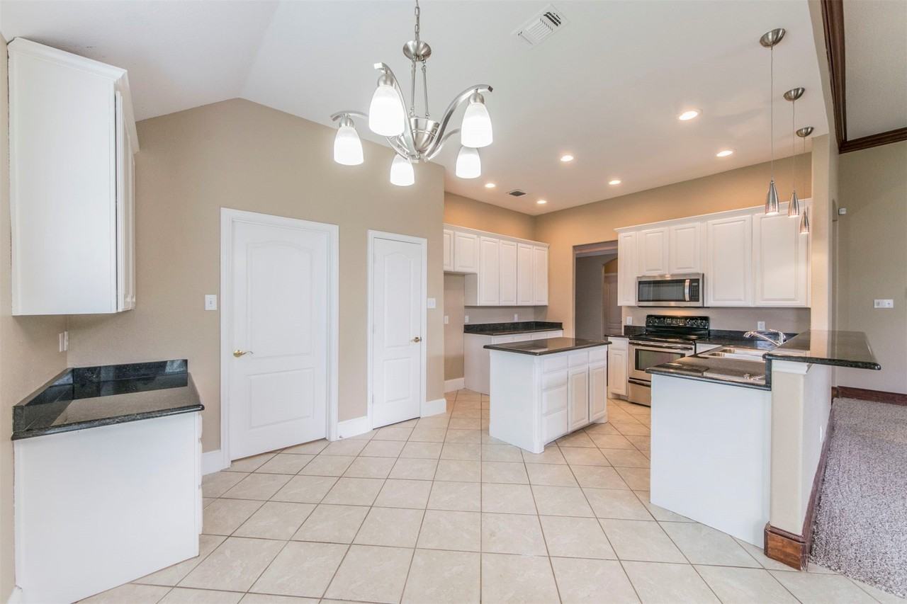 5212 Estrella Ln - Photo 7 of 16