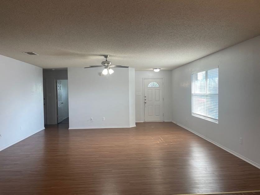 820 Eagle Dr - Photo 5 of 12